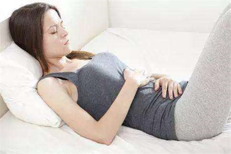 怀孕的初期症状，怀孕初期出血处理方式及注意事项