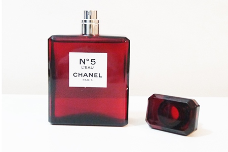 香奈儿香水五号限量版上市，奢华香味具有典藏价值