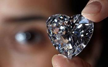 如何在钻石中的寻找最适合自己的婚戒 小技巧