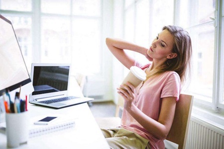 乳腺癌早期六个症状，女性一侧乳房有刺痛的感觉就要警觉了