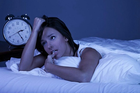 失眠的调理方法，女性焦虑失眠症，教你八个睡眠小偏方