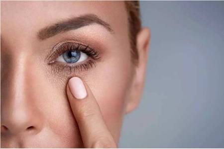 眼霜的正确使用方法步骤，做好眼部护理去除眼尾纹