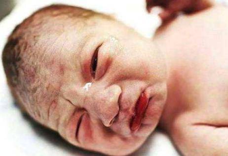 刚出生的婴儿神秘10分钟，宝宝都经历了什么？