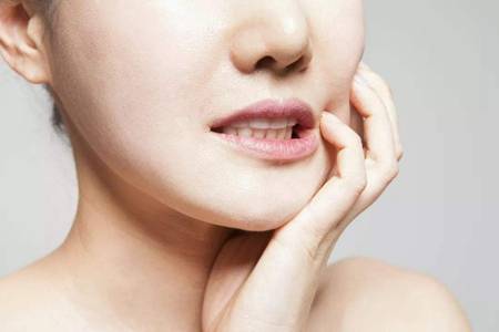 口腔溃疡反复发病原因是什么？找准病因才能有效治疗
