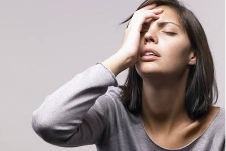 眼睛痒是怎么回事，眼睛肿胀异常可能是这四种疾病