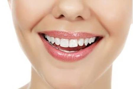 洗牙的好处与坏处  洗牙多少钱一次能让牙齿变白吗