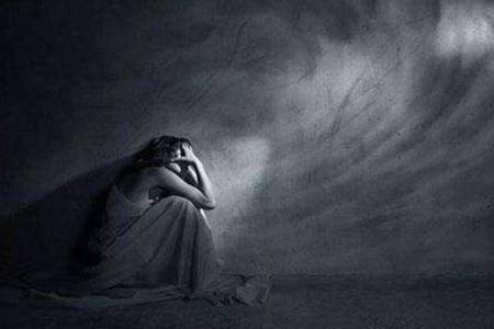 抑郁症是什么原因引起的  女性患上抑郁症怎么办如何治疗