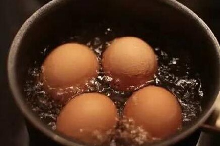 煮鸡蛋需要多长时间？鸡蛋要不要清洗了