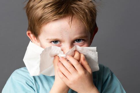 过敏性鼻炎的症状有哪些表现？冬季预防过敏性鼻炎小妙招