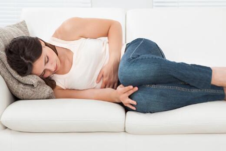 小腹隐隐作痛是什么原因女性？这五个疾病前兆最好尽快做检查