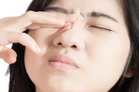 眼睛痒是怎么回事？这五个原因引发做针对性治疗