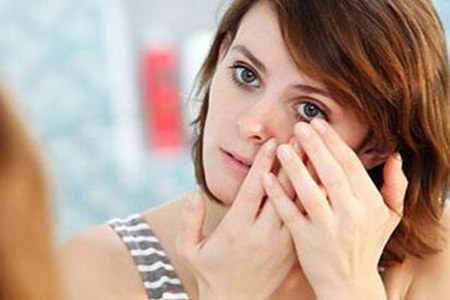 眼睛痒是怎么回事？这五个原因引发做针对性治疗