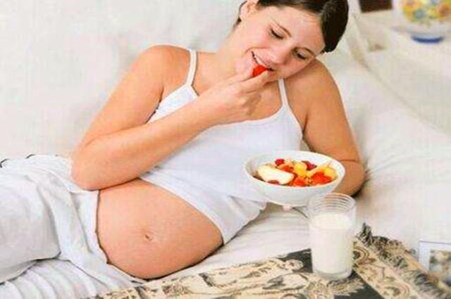 孕中期吃什么水果对胎儿最好？知道这三点，就不用太担心孕中期胎儿的发育了