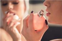 女士喷香水的正确方法【喷香水】最后一点让香水也能成为体香