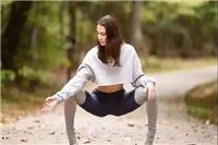 瑜伽初入门教学视频，女性学会掰腿的正确姿势身材任性秀