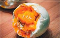 如何腌制流油的咸鸭蛋？四种腌制咸鸭蛋方法快速好吃