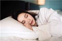 女性落枕了怎么快速好起来，教你五个方法缓解肩颈酸痛