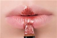 唇釉和唇膏口红的区别是什么 女性素颜擦口红好还是唇釉